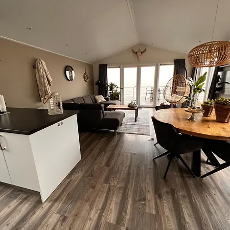 בית נופש Exclusieve Vakantievilla ***** Markermeer *